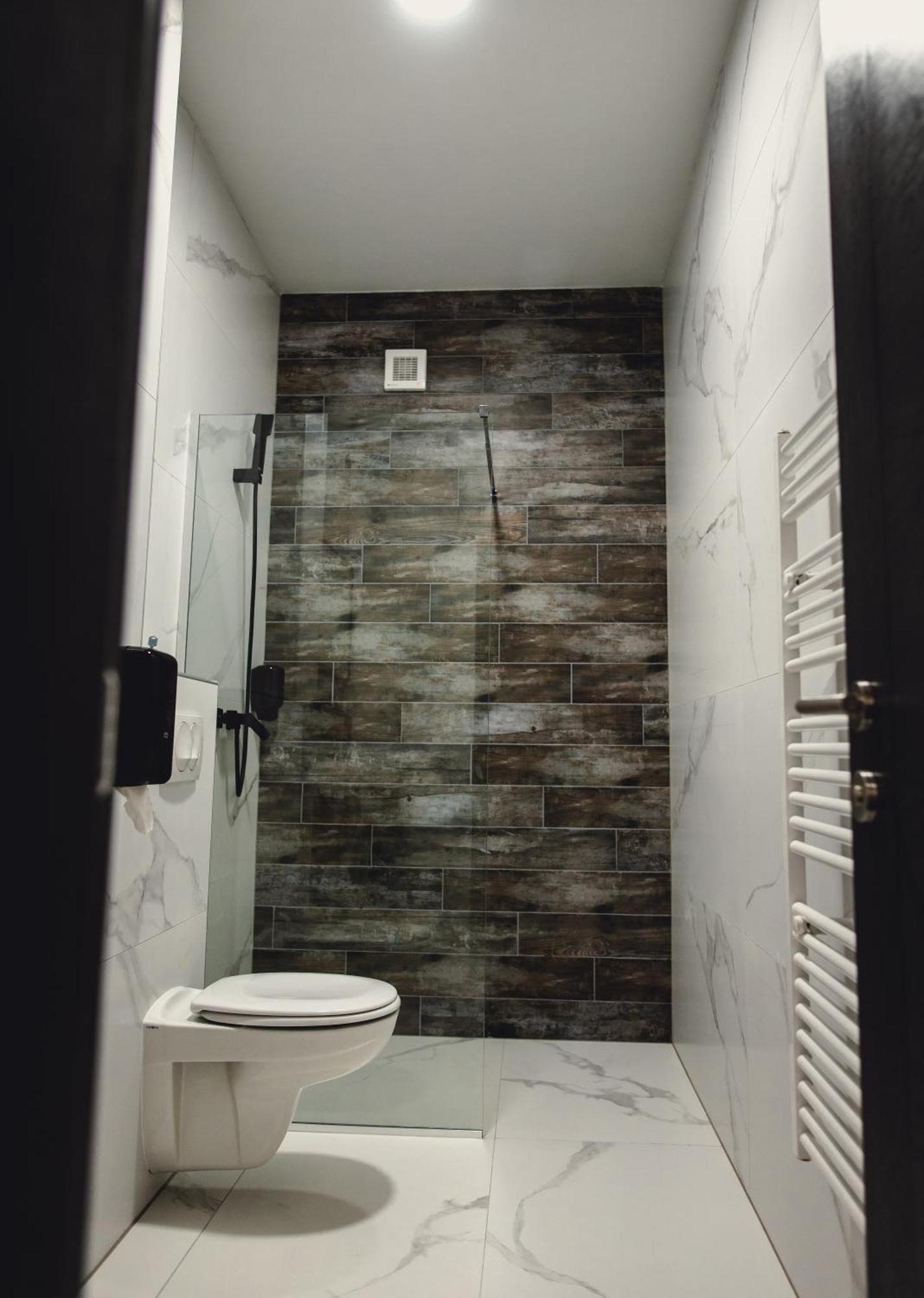 Hotel Brcko Gas Bijeljina Bilik gambar